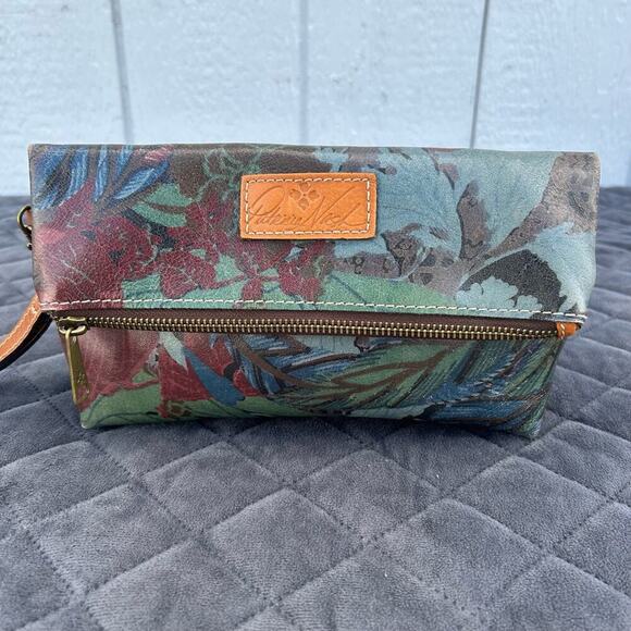 ˚₊‧꒰ა ☆ ໒꒱ ‧₊˚ Patricia Nash Watercolor With Zipper Closure (3B-080) - Picture 2 of 12